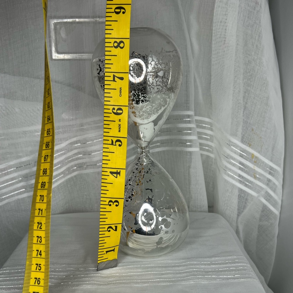 Glam hourglass